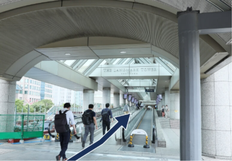 ランドマークタワーの入口